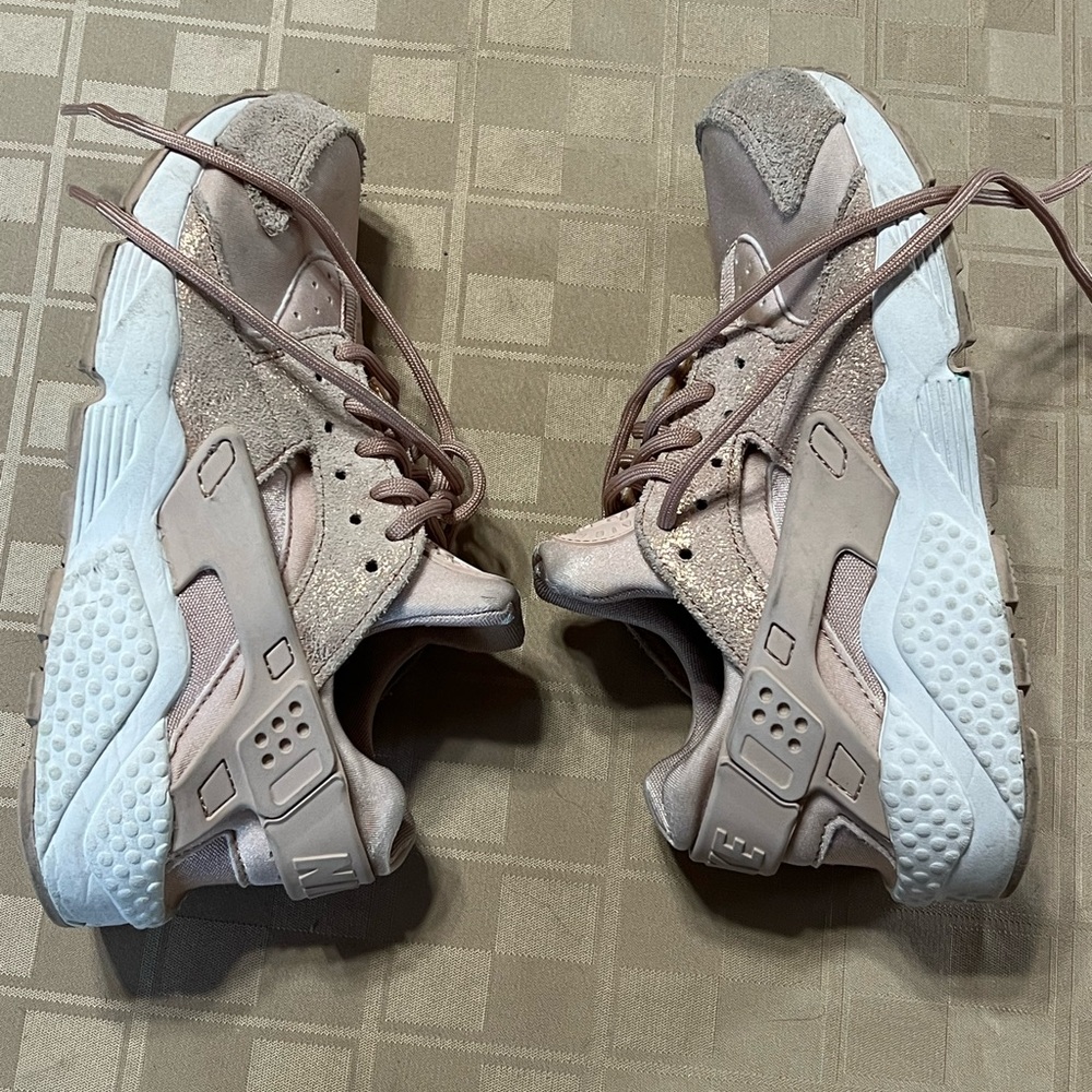 Nike Air Huarache BV1170-200‎ Pink Rose Gold women’s Size 5 EU 35.5 UK 2.5 EUC - Picture 3 of 6